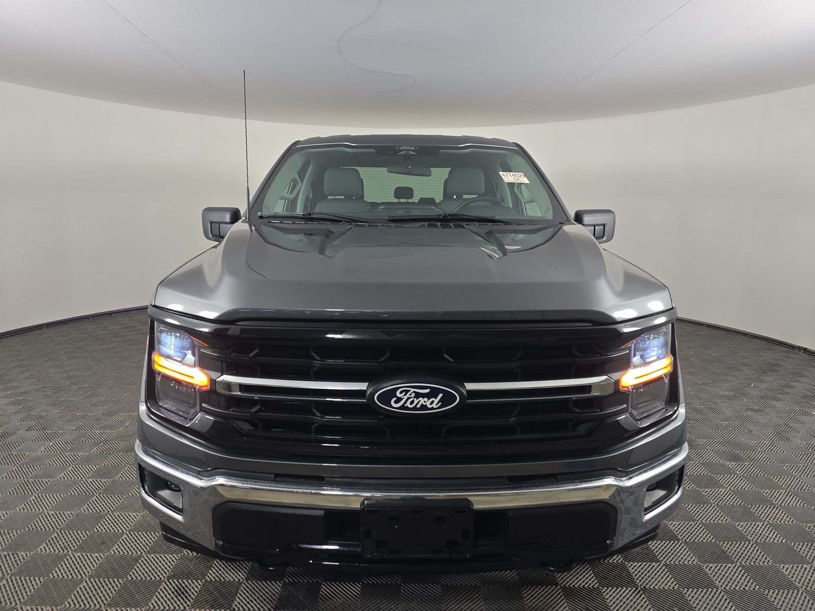 2025 Ford F-150 XLT AWD