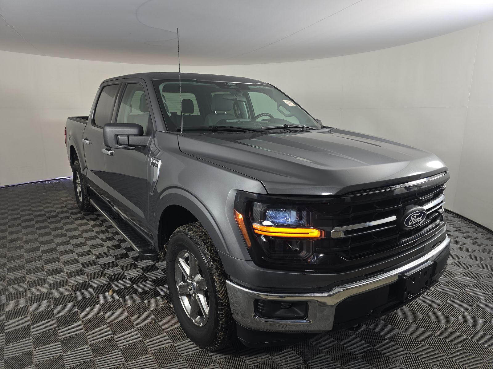2025 Ford F-150 XLT AWD