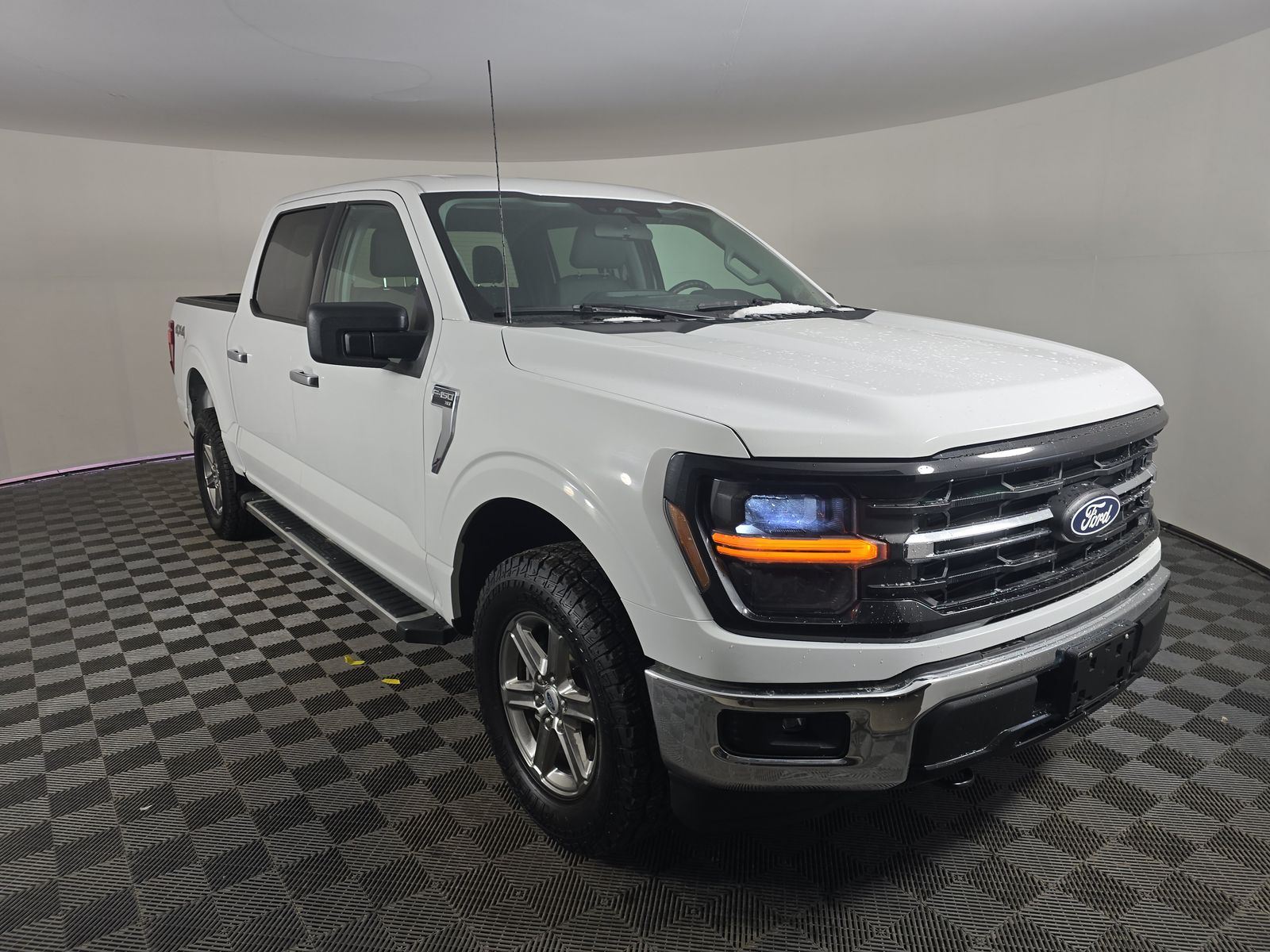 2025 Ford F-150 XLT AWD