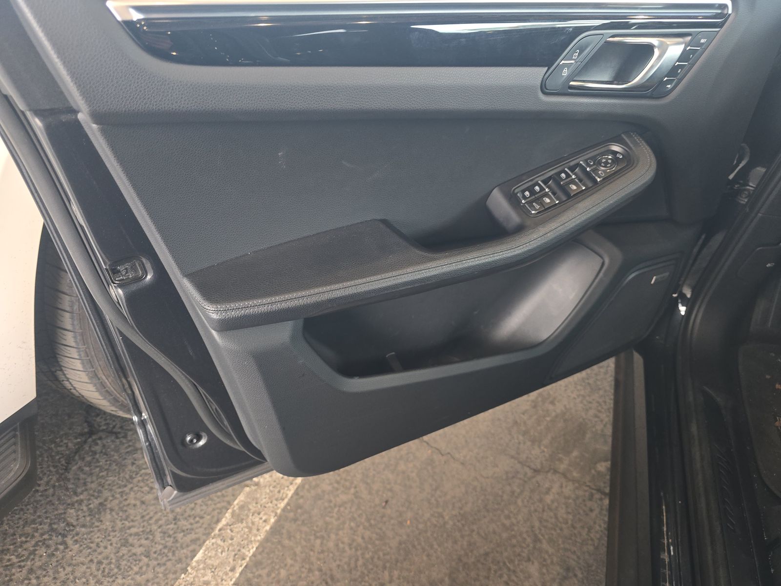 2022 Porsche Macan Base AWD