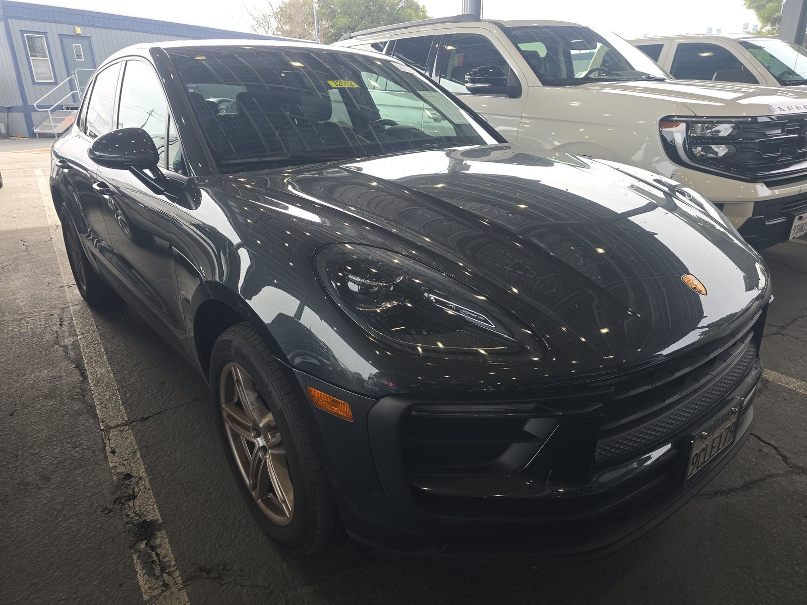 2022 Porsche Macan Base AWD