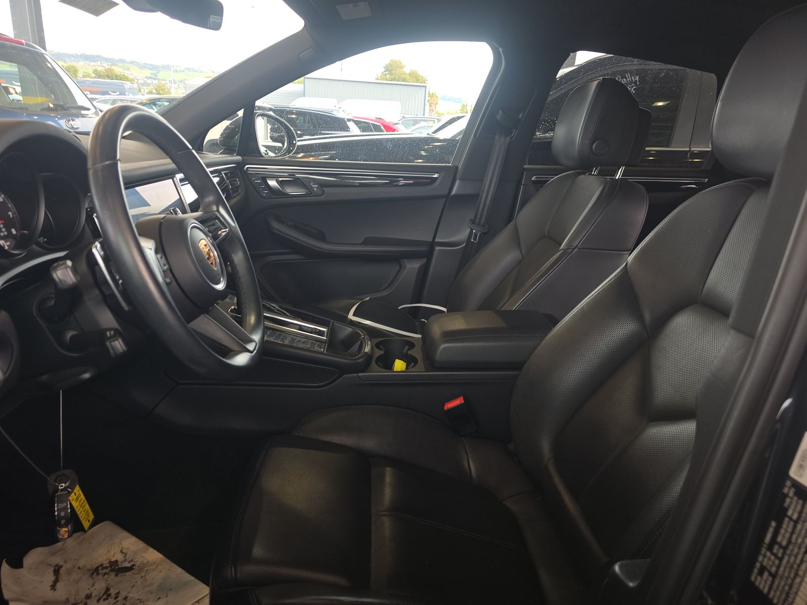 2022 Porsche Macan Base AWD