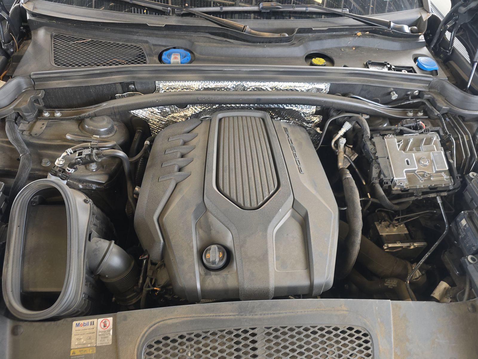 2022 Porsche Macan Base AWD