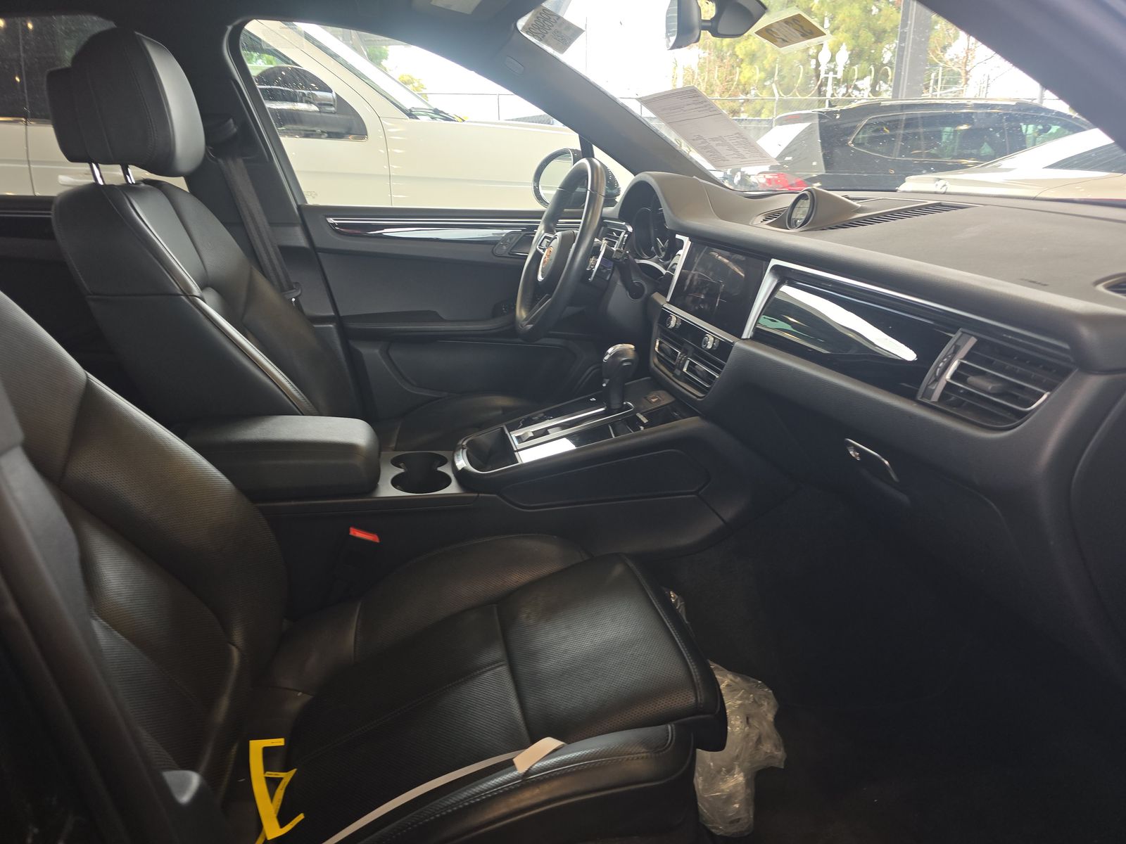 2022 Porsche Macan Base AWD