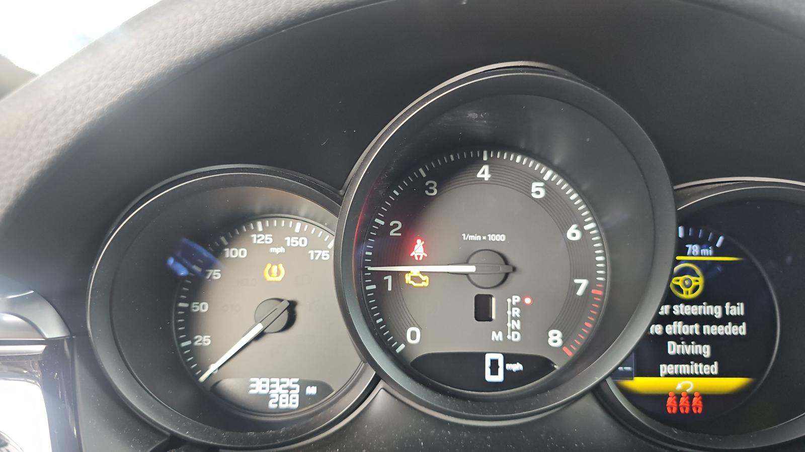 2022 Porsche Macan Base AWD