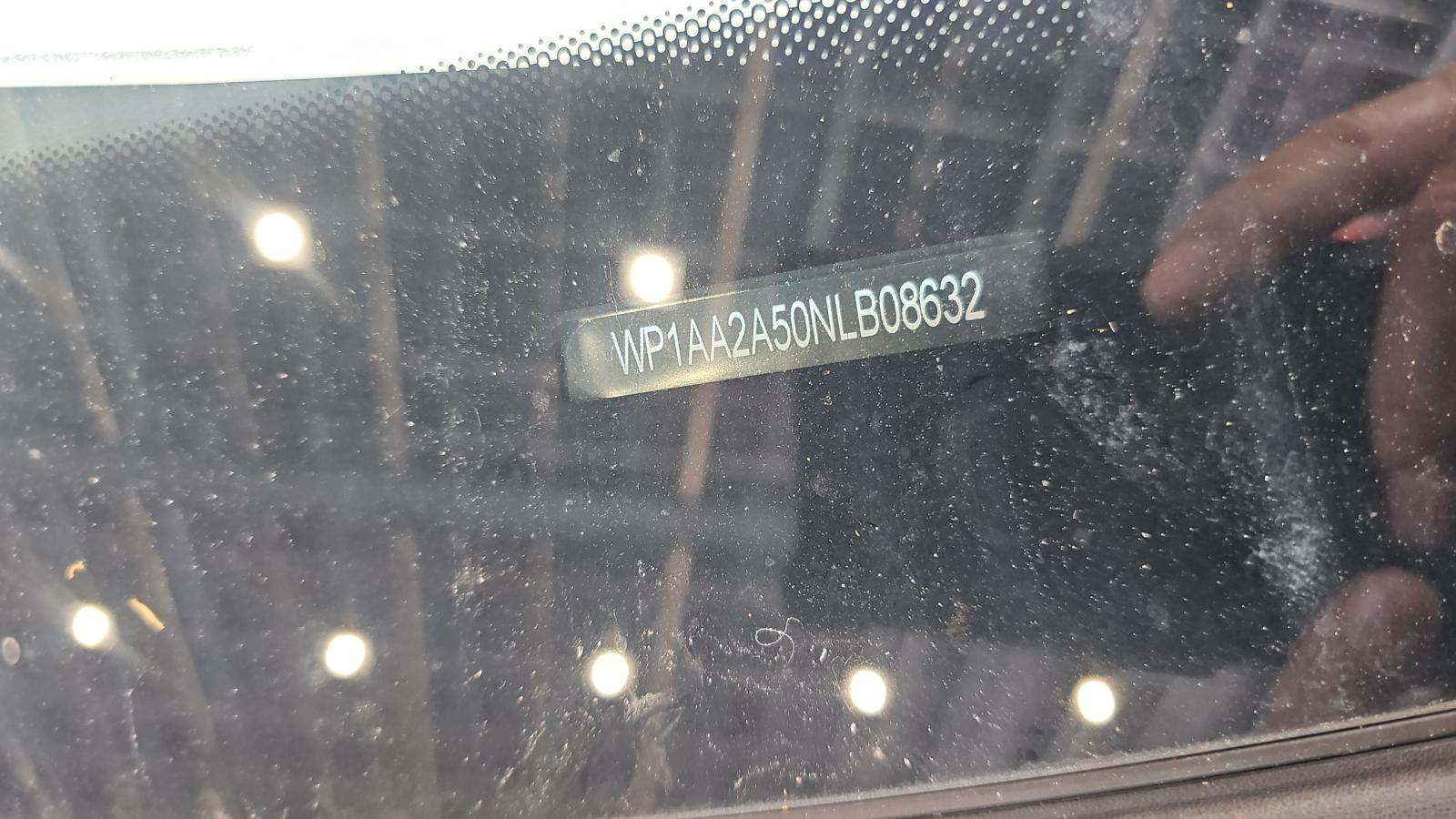 2022 Porsche Macan Base AWD