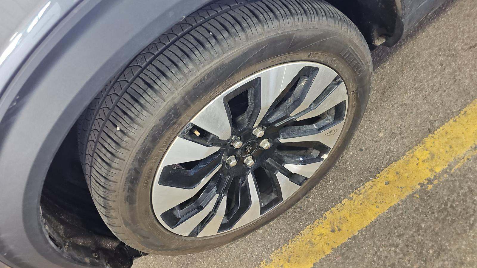2025 Ford Explorer Platinum AWD