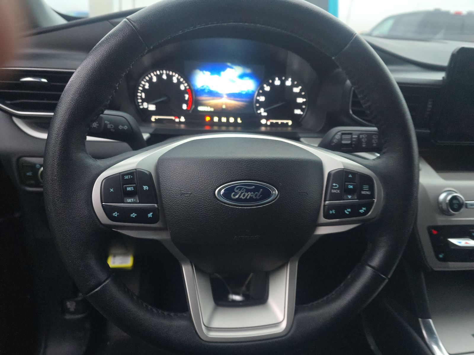 2024 Ford Explorer XLT RWD