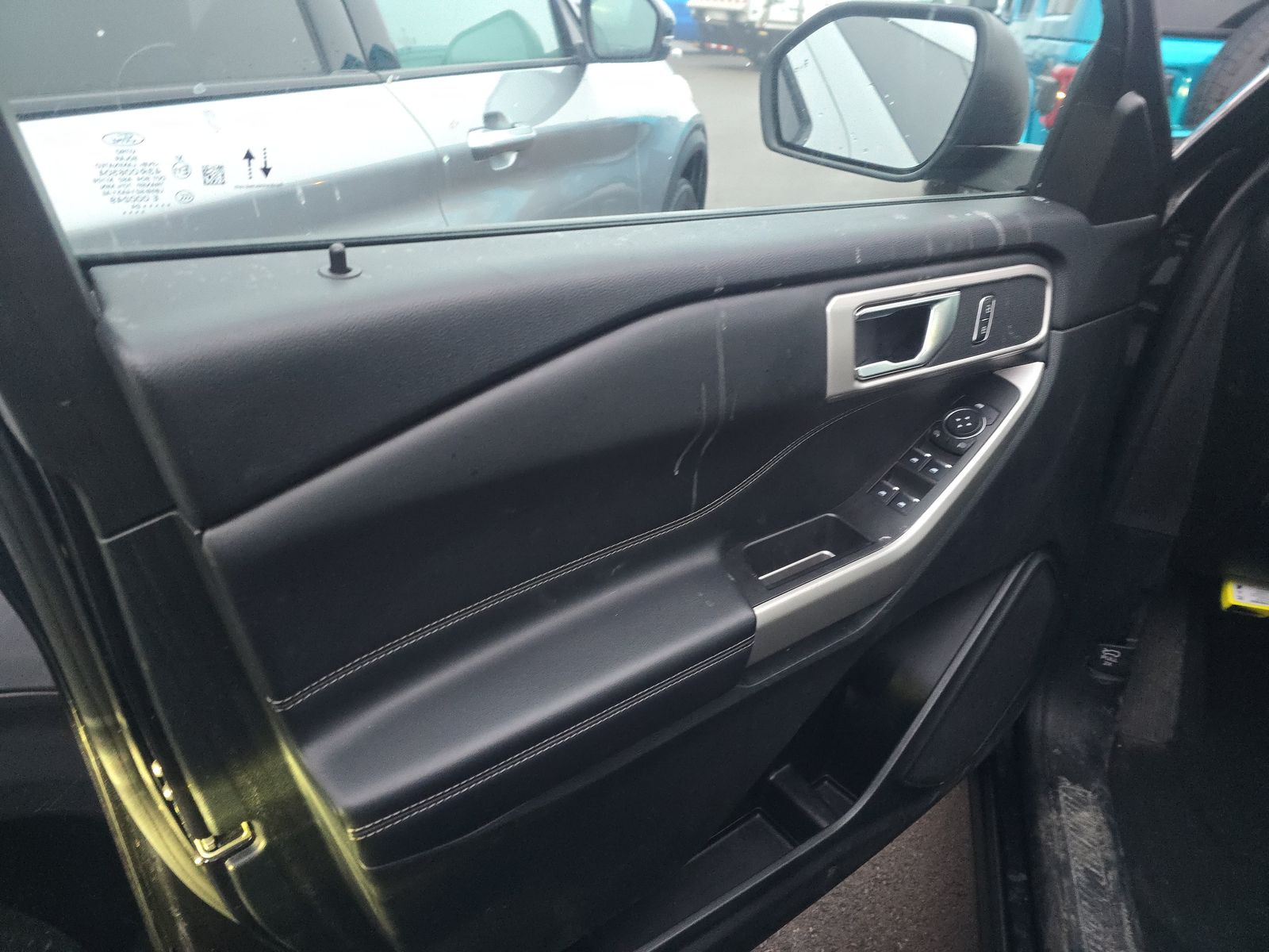 2024 Ford Explorer XLT RWD