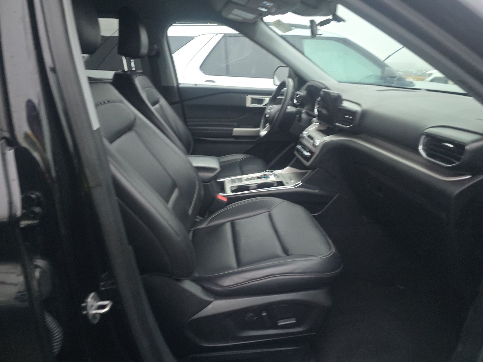 2024 Ford Explorer XLT RWD