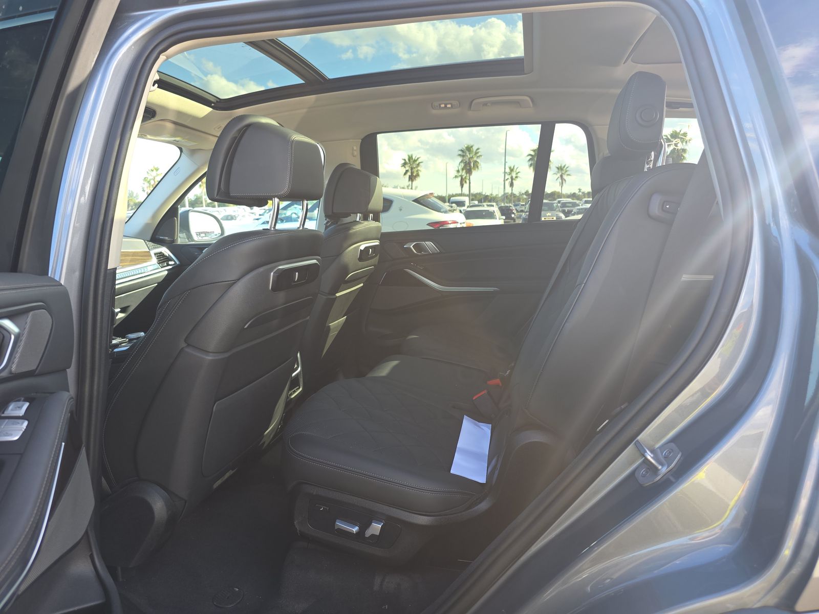 2025 BMW X7 xDrive40i AWD