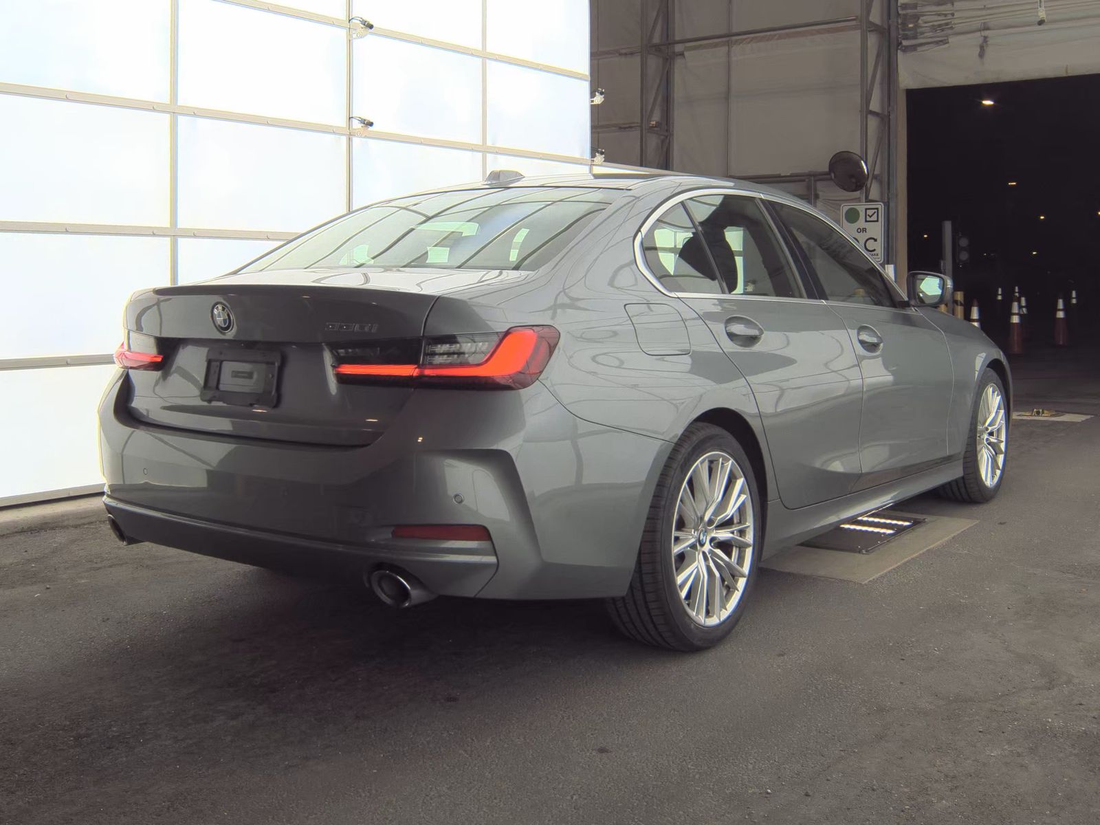 2024 BMW 3 Series 330i RWD