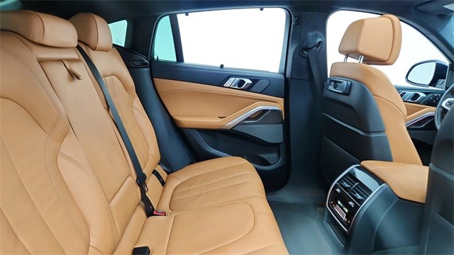 2022 BMW X6 M50i AWD