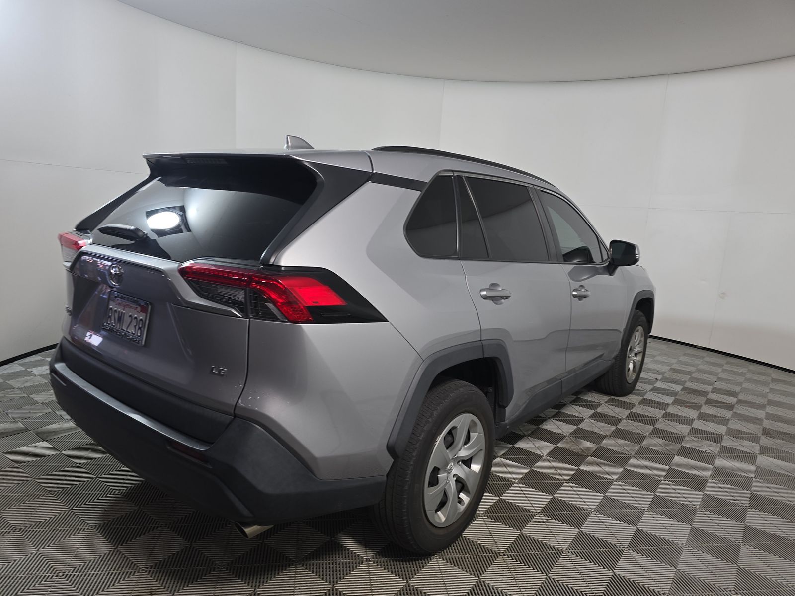 2020 Toyota RAV4 LE FWD