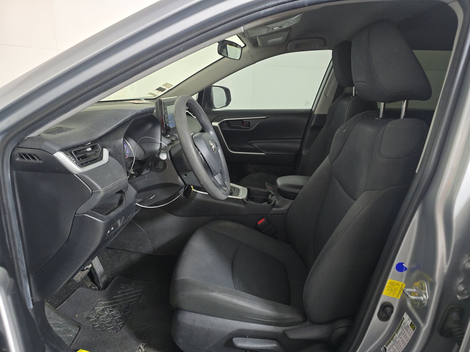 2020 Toyota RAV4 LE FWD