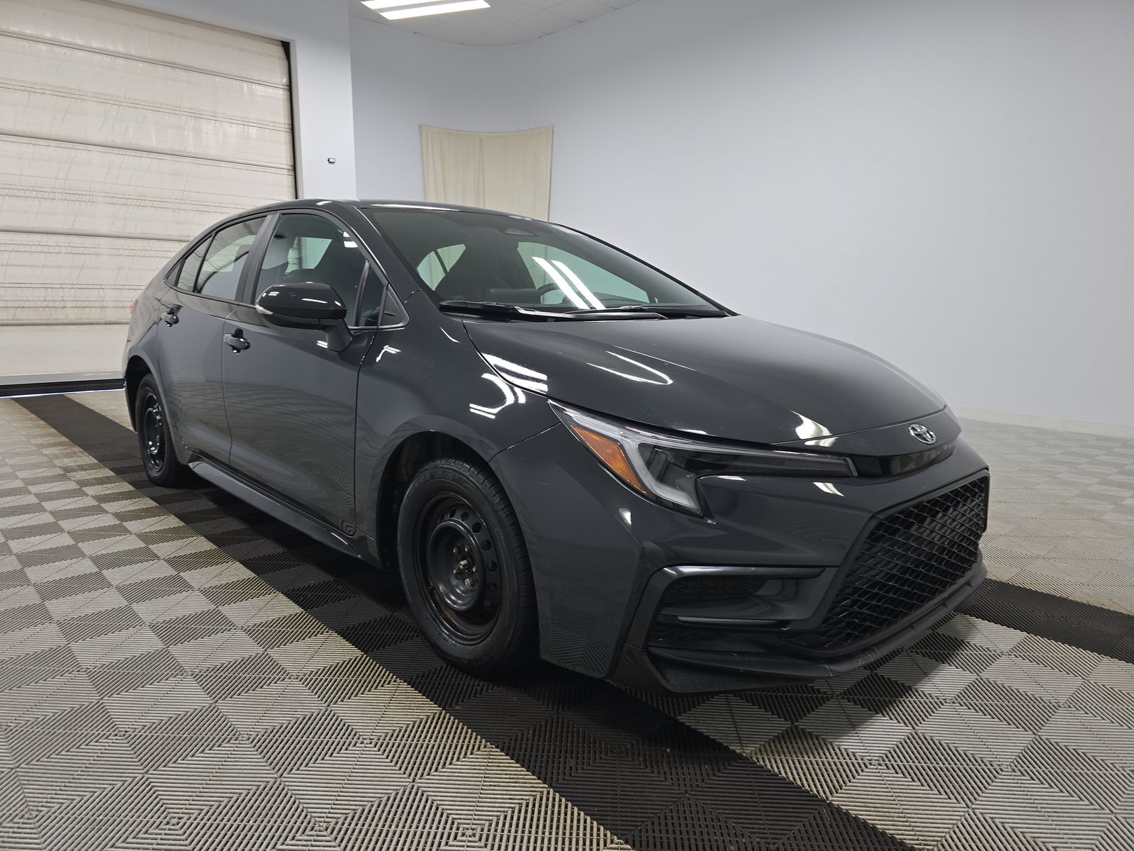 2025 Toyota Corolla SE FWD