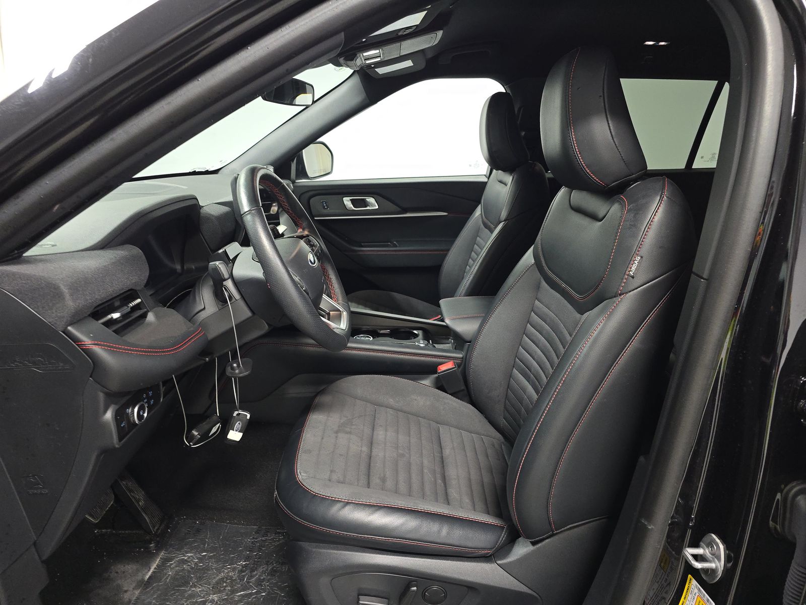 2025 Ford Explorer ST-Line AWD