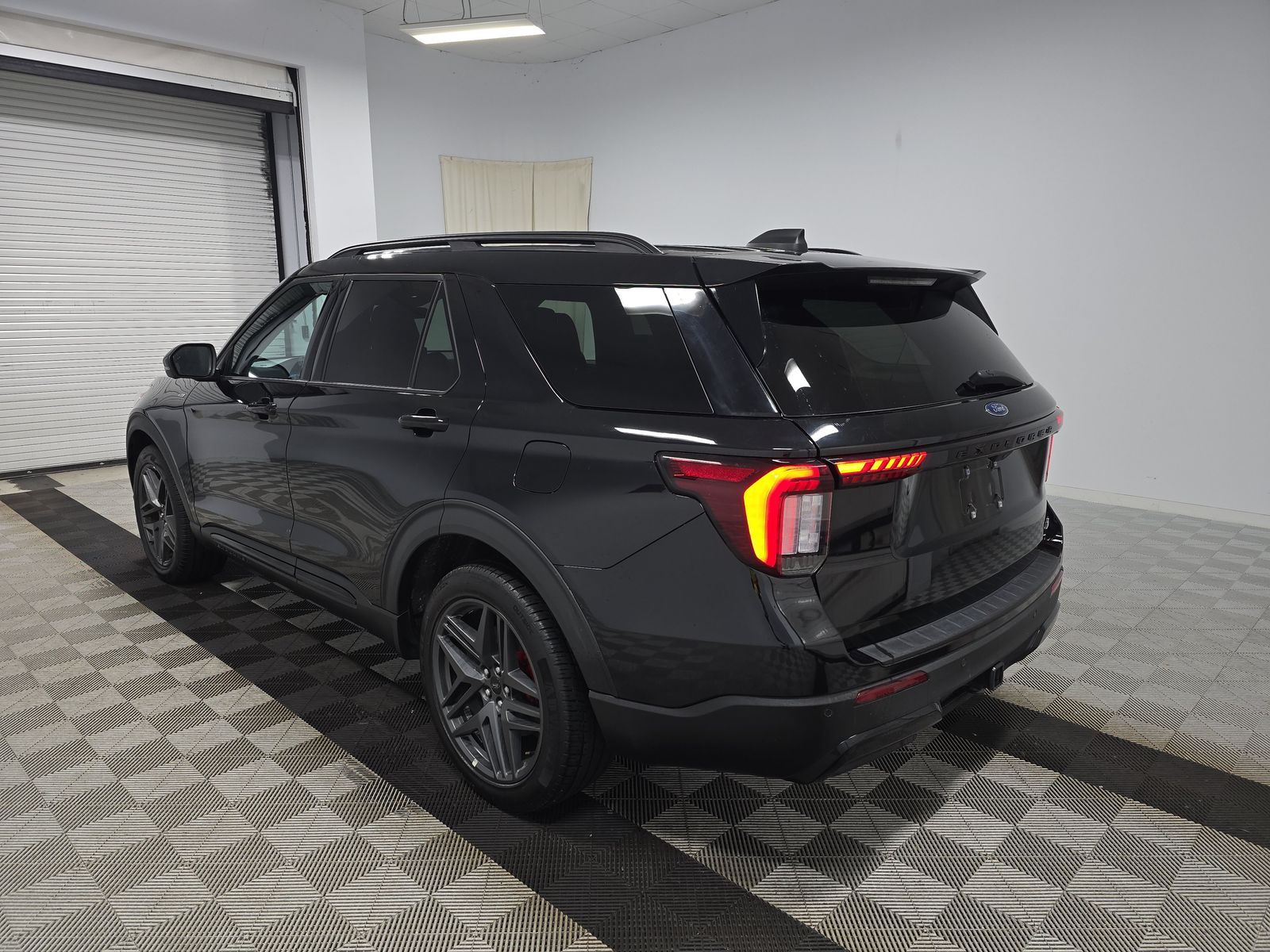 2025 Ford Explorer ST-Line AWD