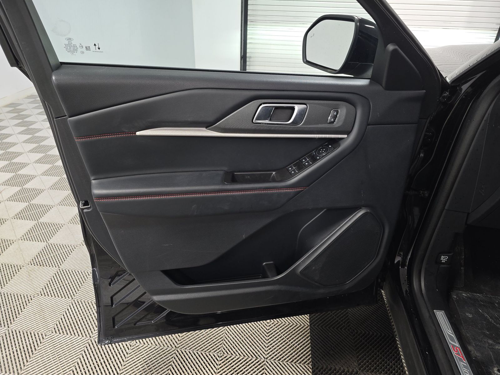 2025 Ford Explorer ST-Line AWD