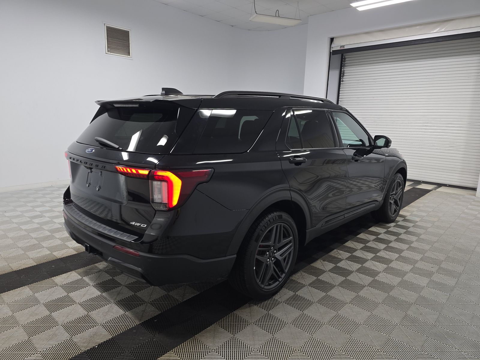 2025 Ford Explorer ST-Line AWD