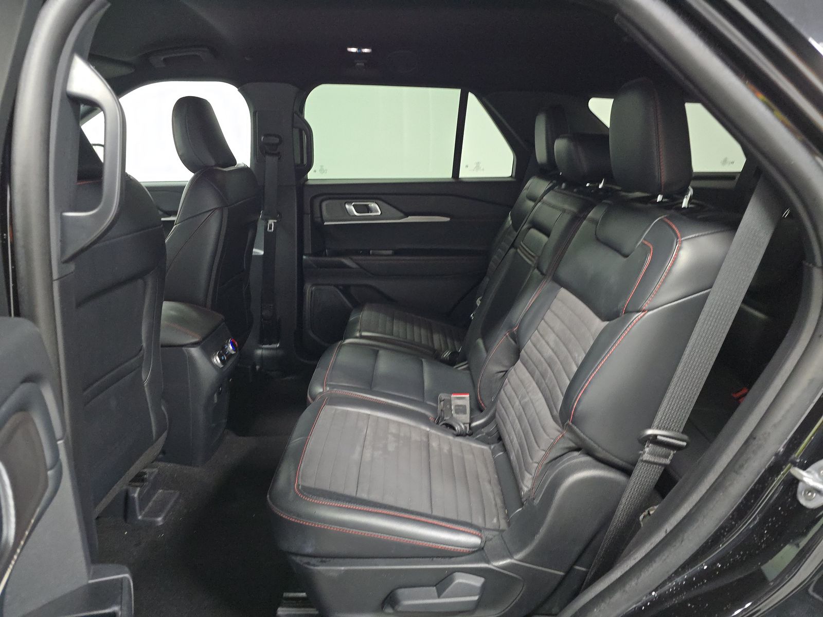 2025 Ford Explorer ST-Line AWD