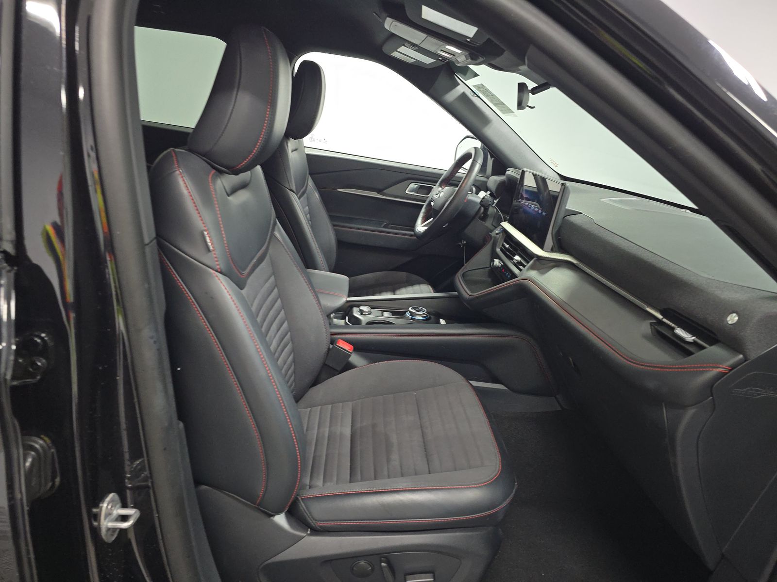 2025 Ford Explorer ST-Line AWD