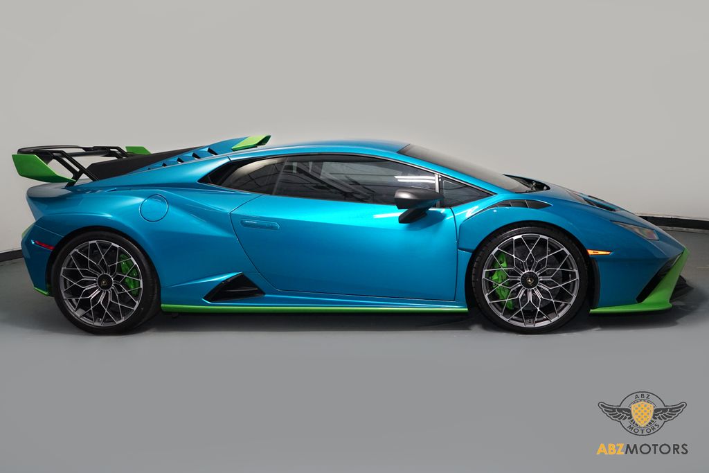 2022 Lamborghini Huracan STO RWD