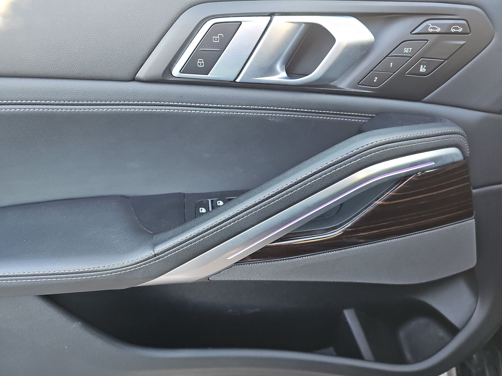 2025 BMW X6 xDrive40i AWD