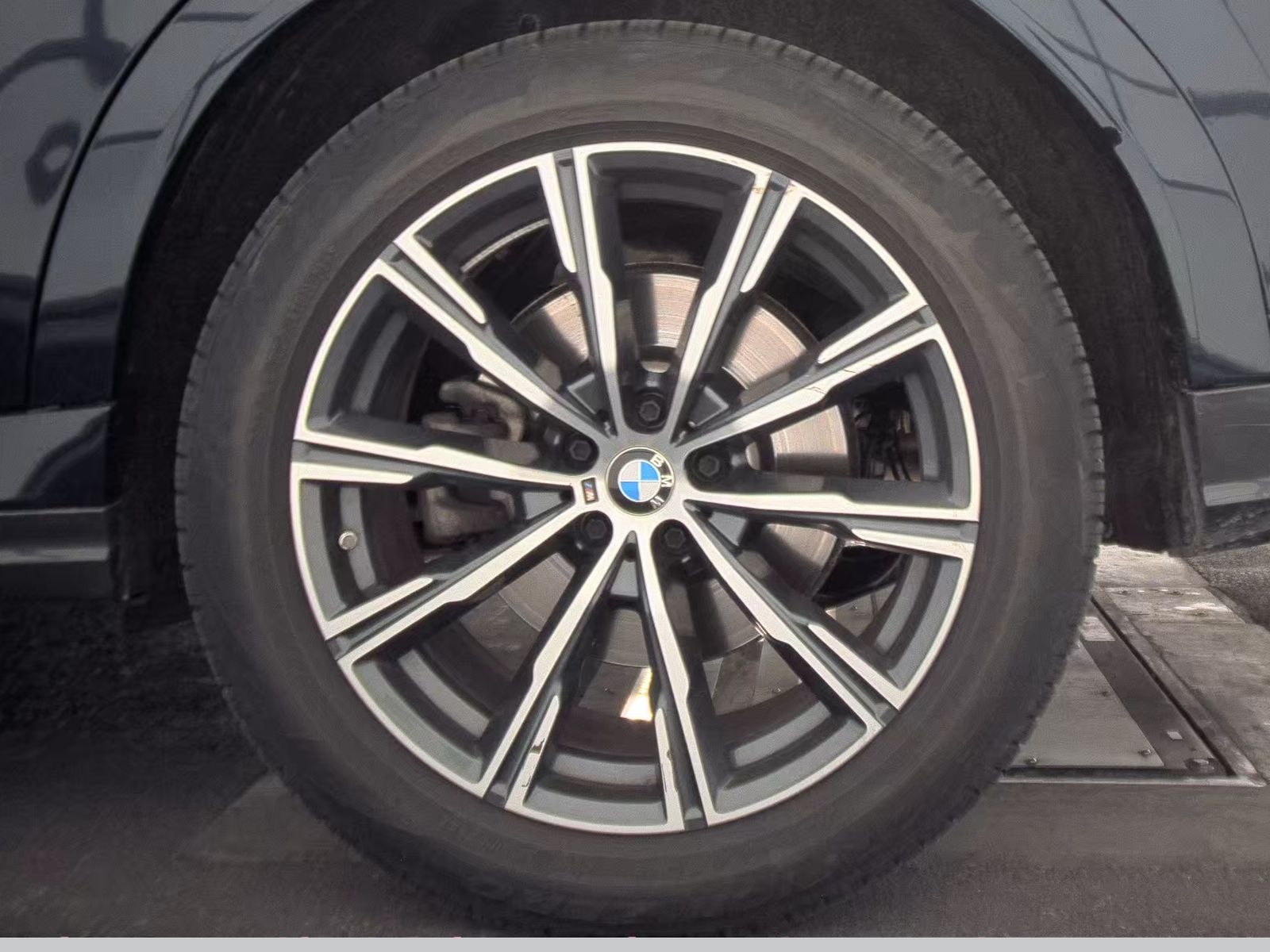 2025 BMW X6 xDrive40i AWD