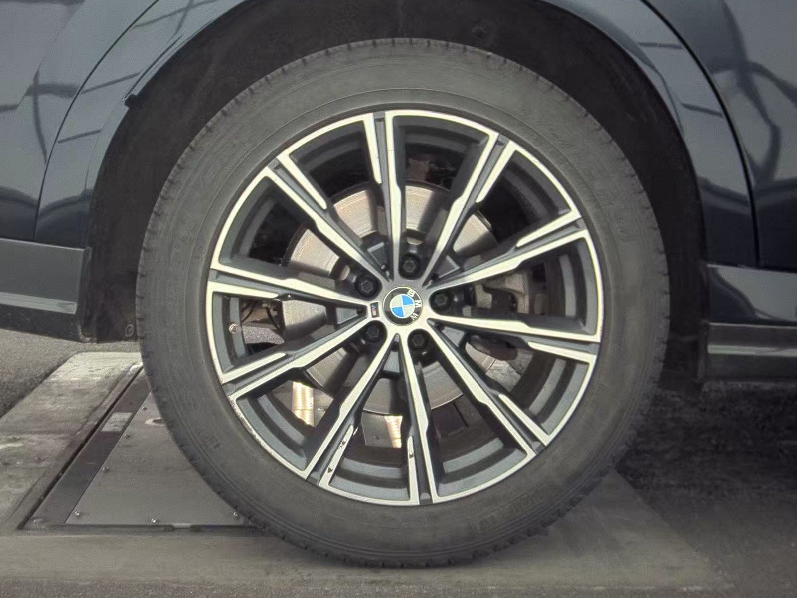 2025 BMW X6 xDrive40i AWD