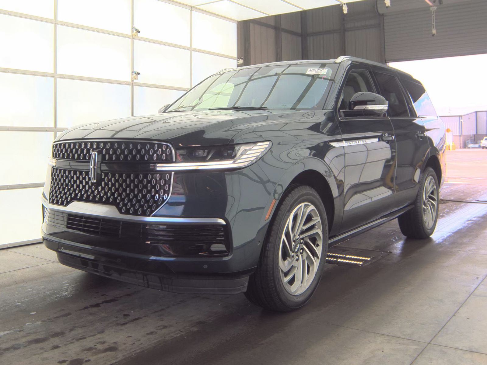 2025 Lincoln Navigator Reserve AWD
