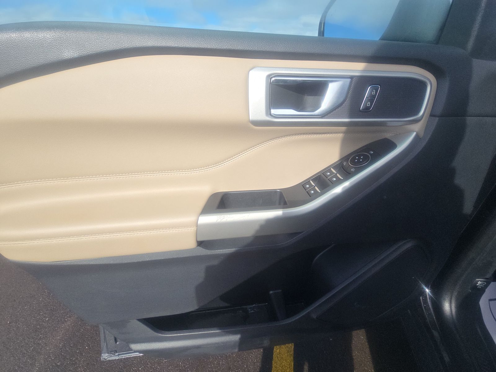 2023 Ford Explorer XLT AWD