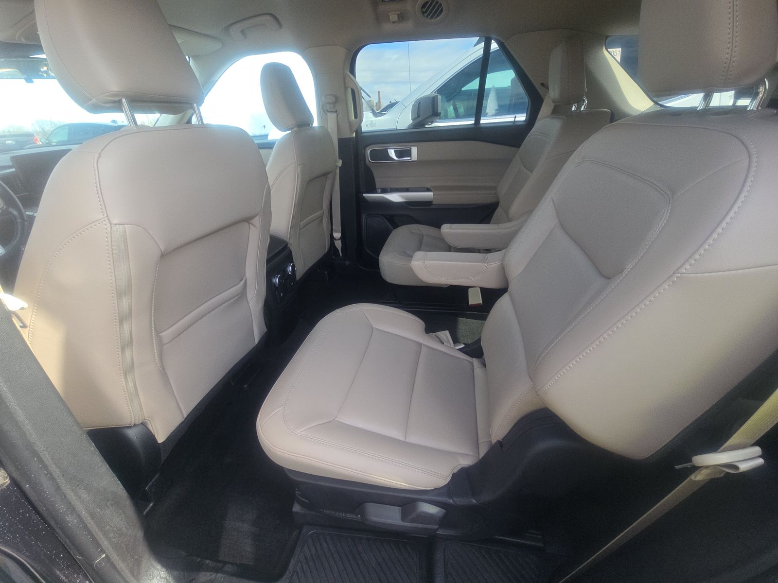 2023 Ford Explorer XLT AWD