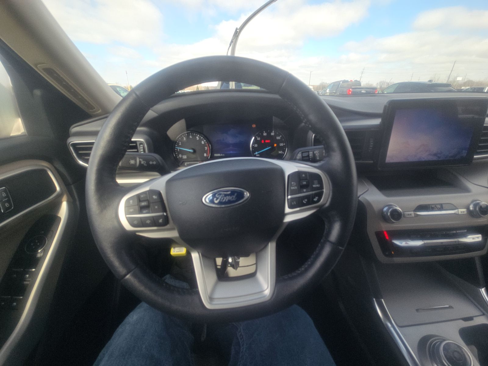 2023 Ford Explorer XLT AWD