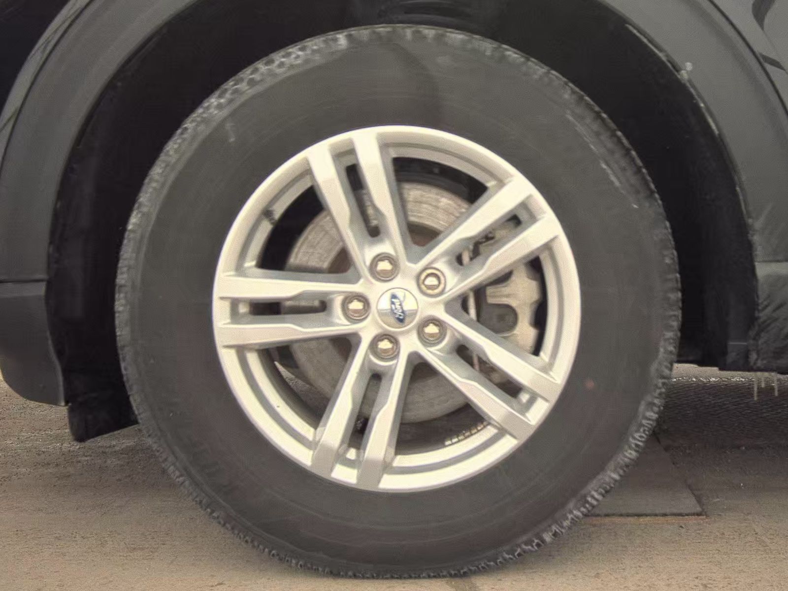 2023 Ford Explorer XLT AWD