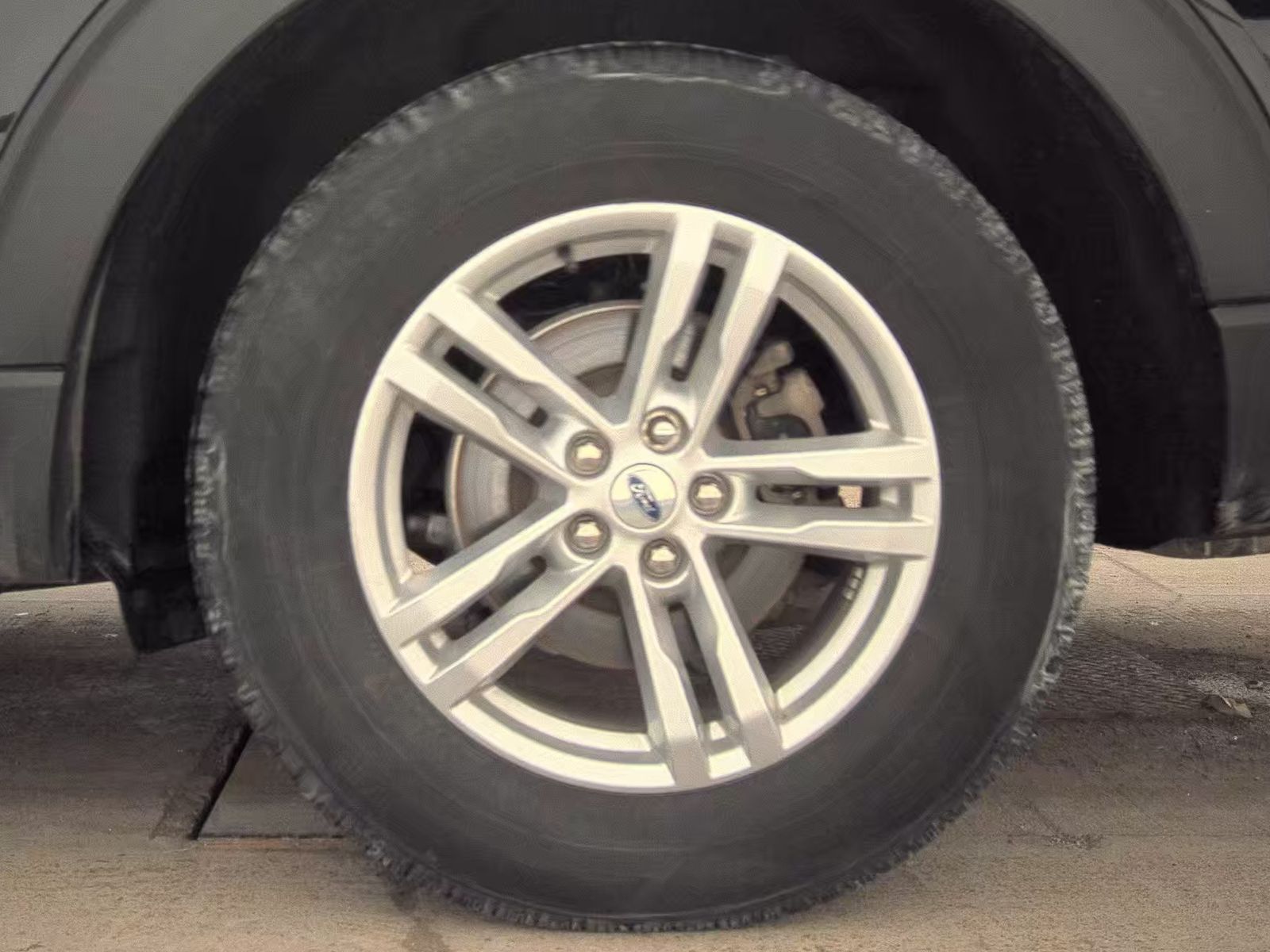 2023 Ford Explorer XLT AWD