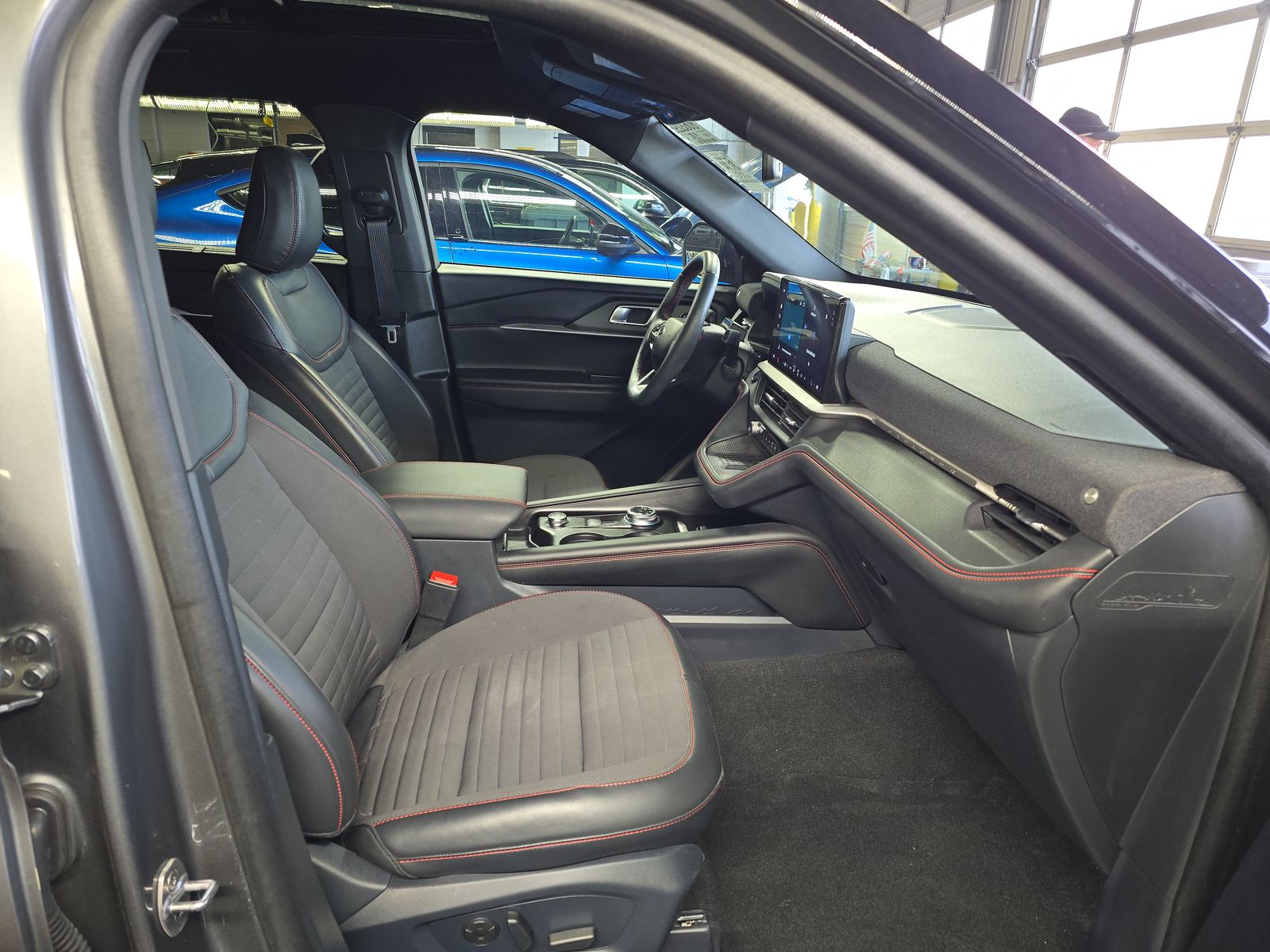 2025 Ford Explorer ST-Line AWD