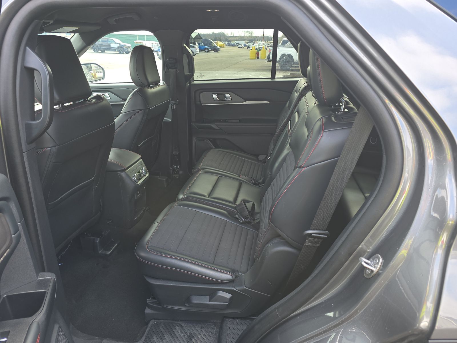 2025 Ford Explorer ST-Line AWD