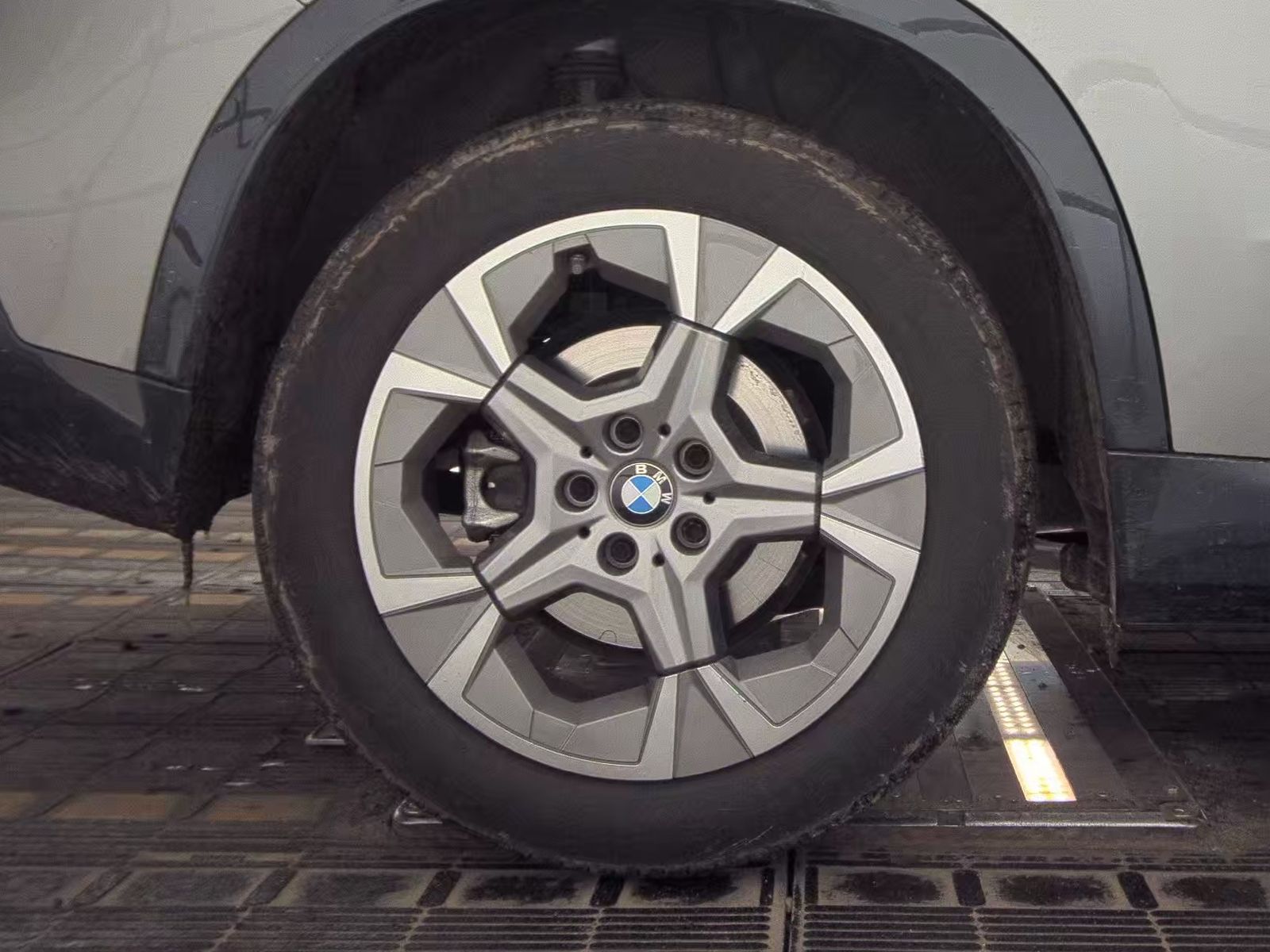 2025 BMW X1 xDrive28i AWD