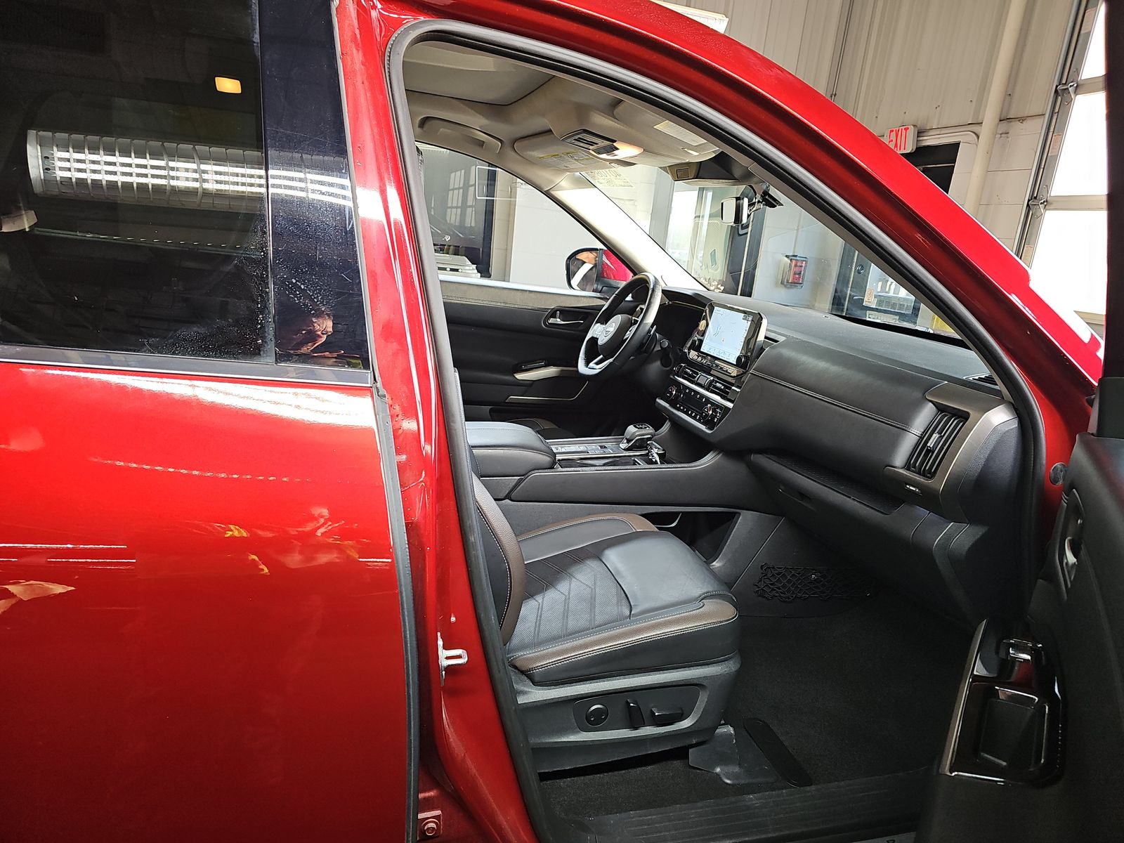 2024 Nissan Pathfinder Platinum FWD