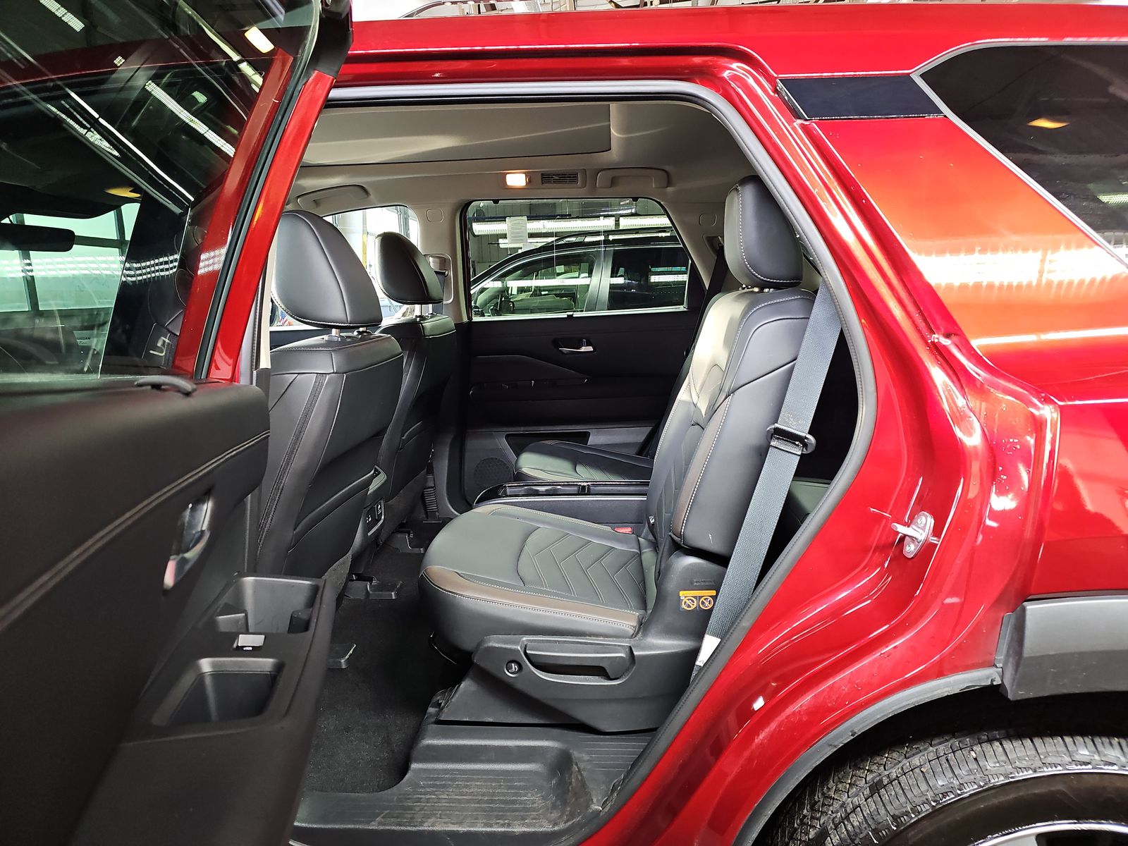 2024 Nissan Pathfinder Platinum FWD