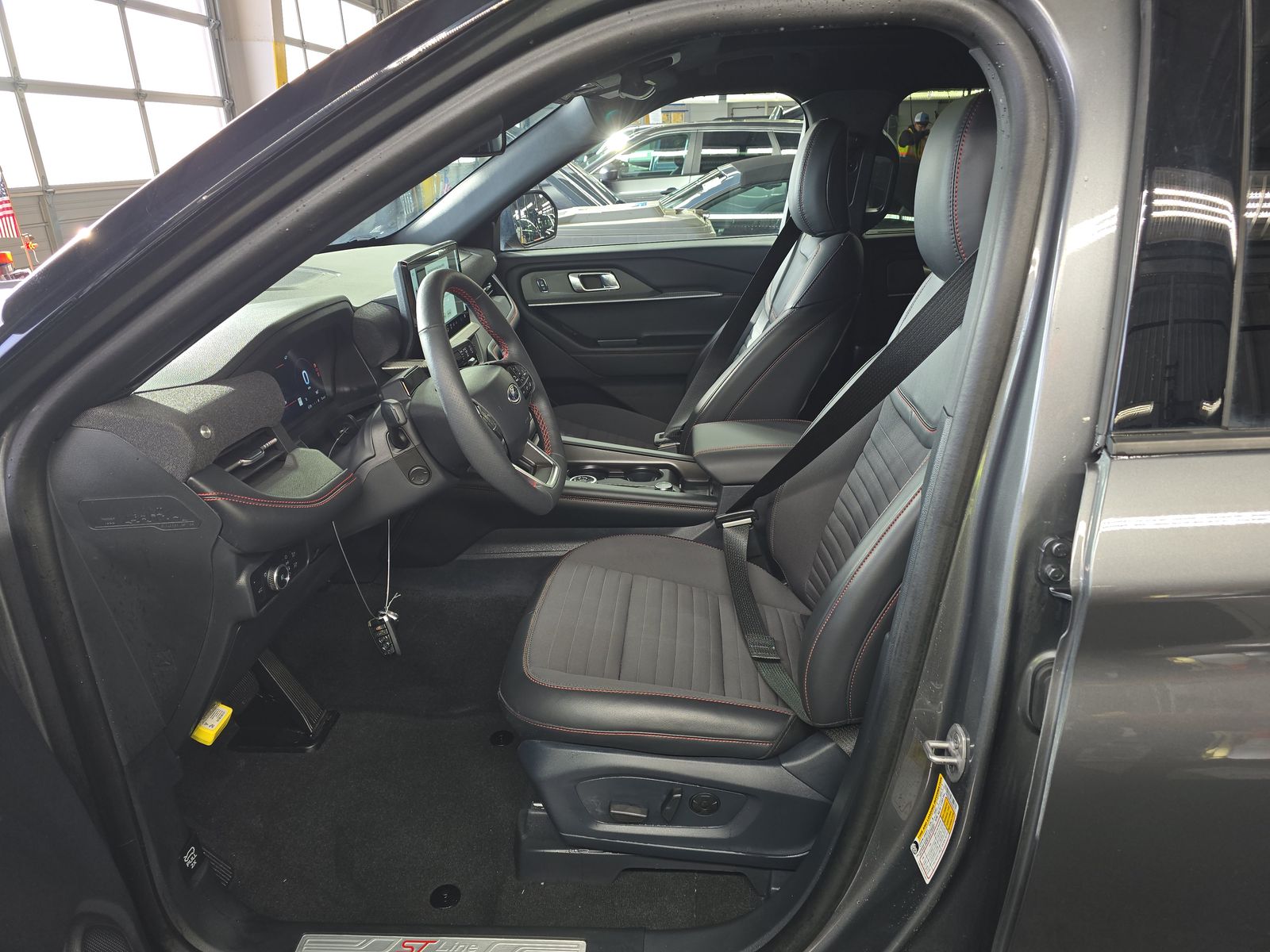 2025 Ford Explorer ST-Line AWD