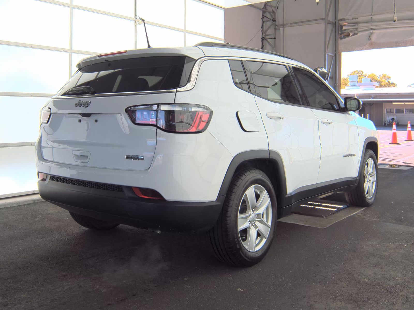 2022 Jeep Compass Latitude FWD