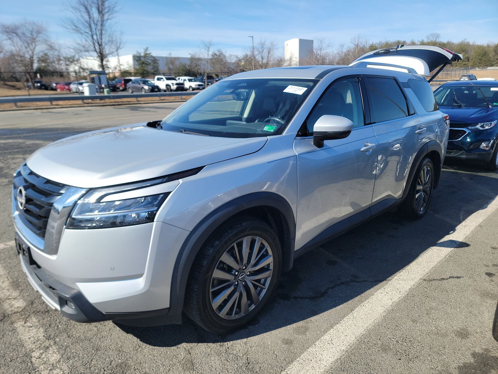 2022 Nissan Pathfinder SL AWD