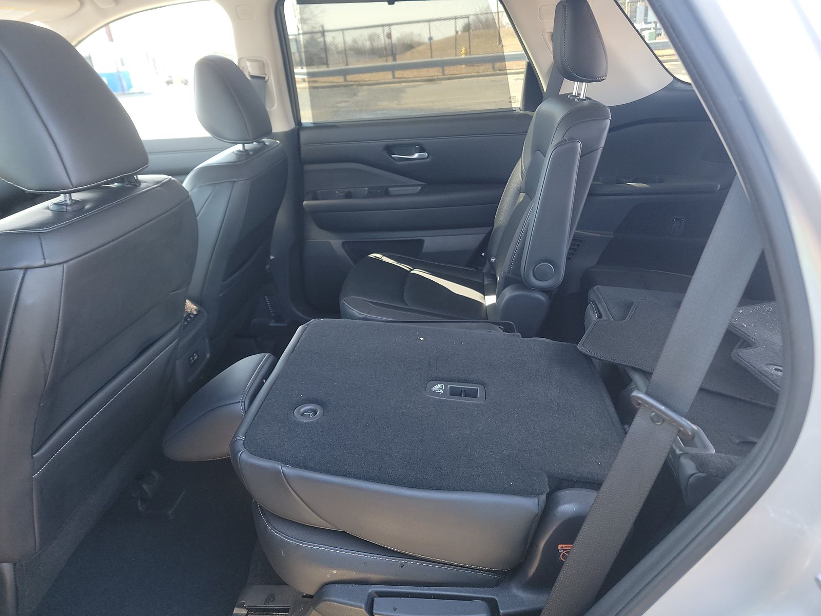 2022 Nissan Pathfinder SL AWD