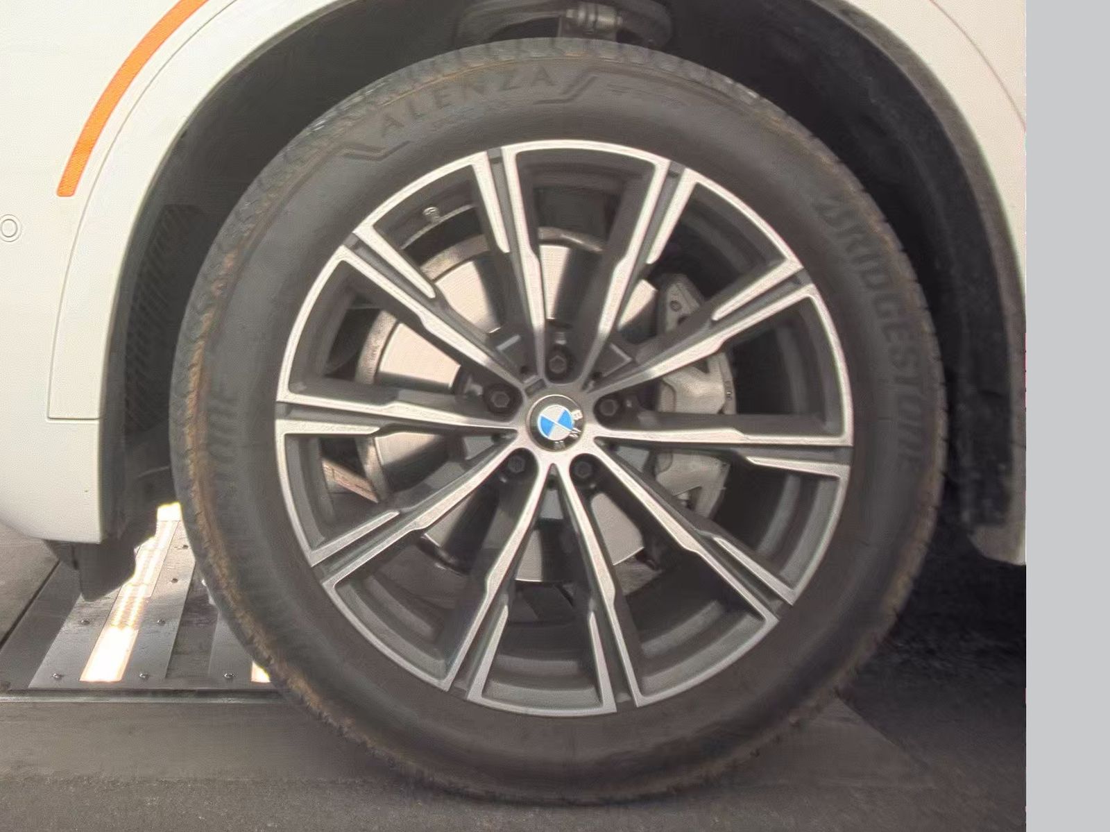 2025 BMW X5 xDrive40i AWD