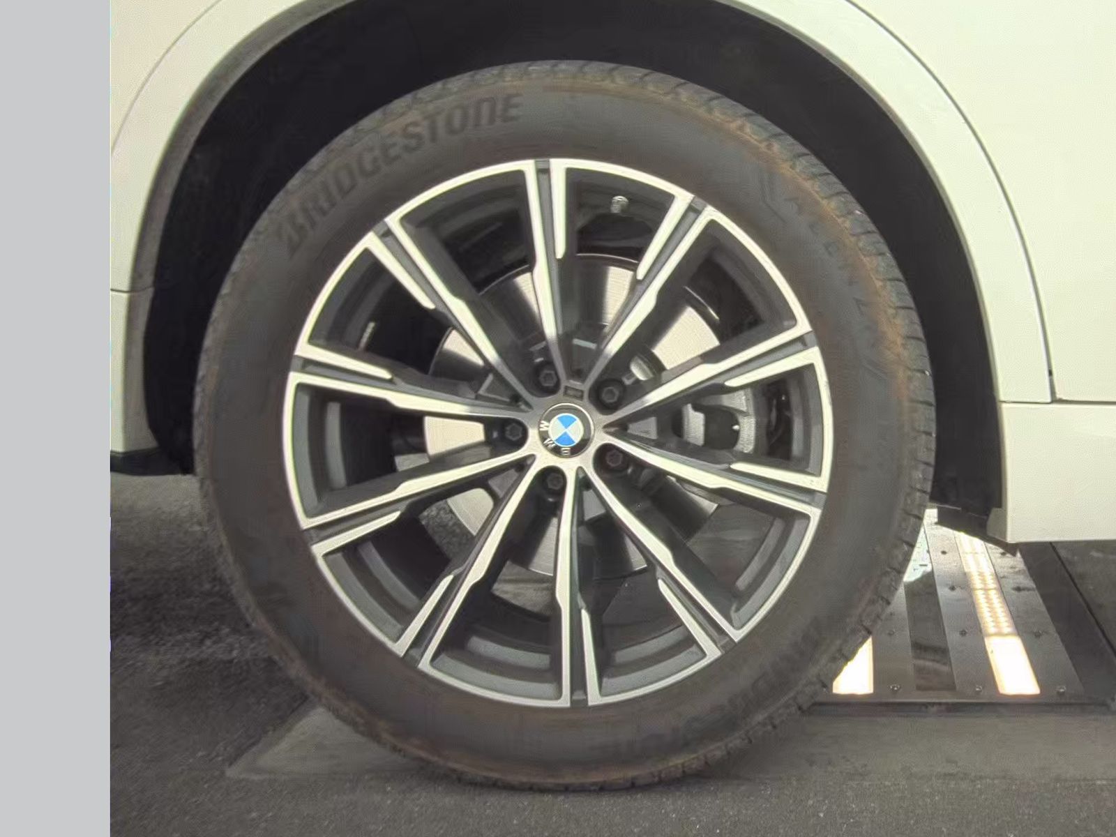 2025 BMW X5 xDrive40i AWD