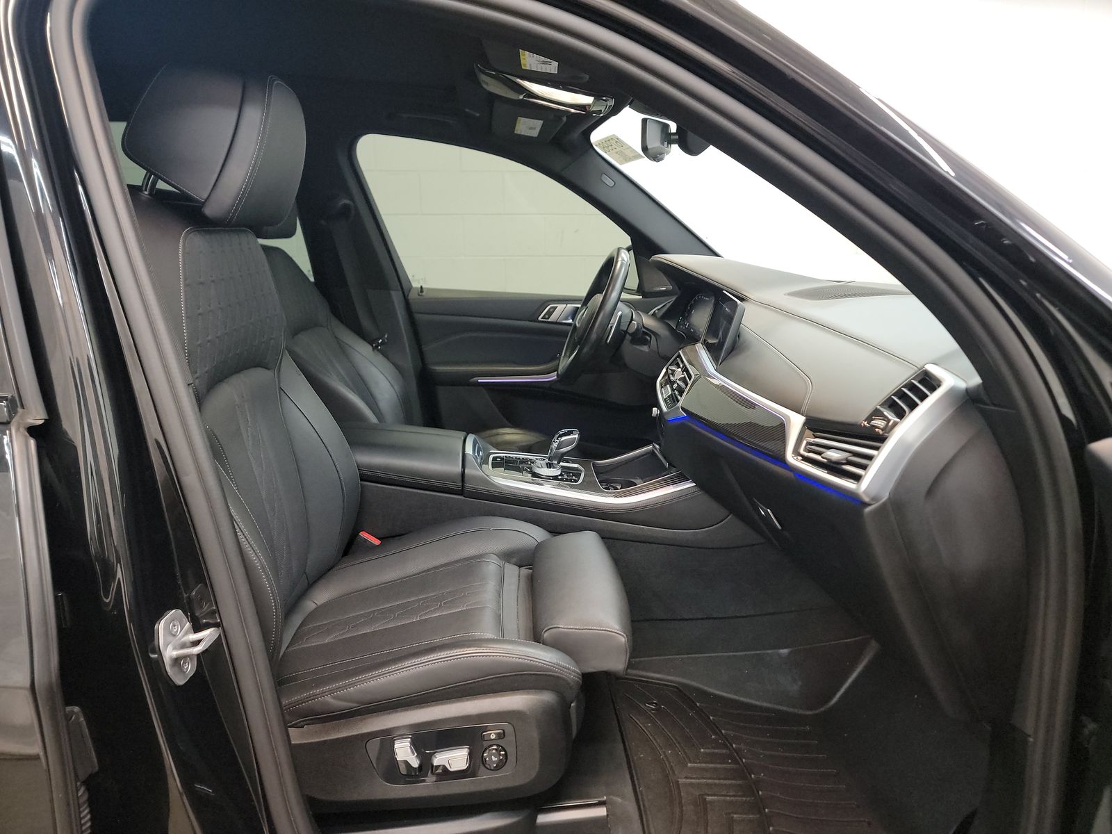 2022 BMW X5 M50i AWD