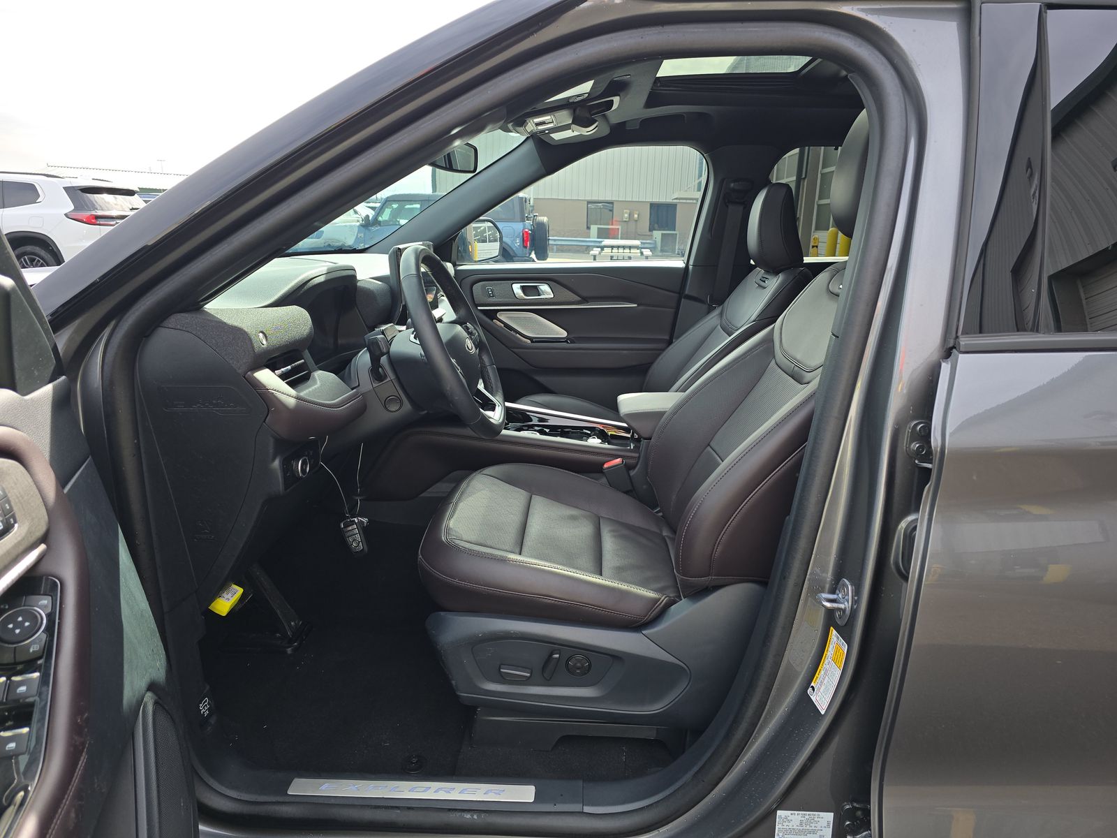 2025 Ford Explorer Platinum RWD