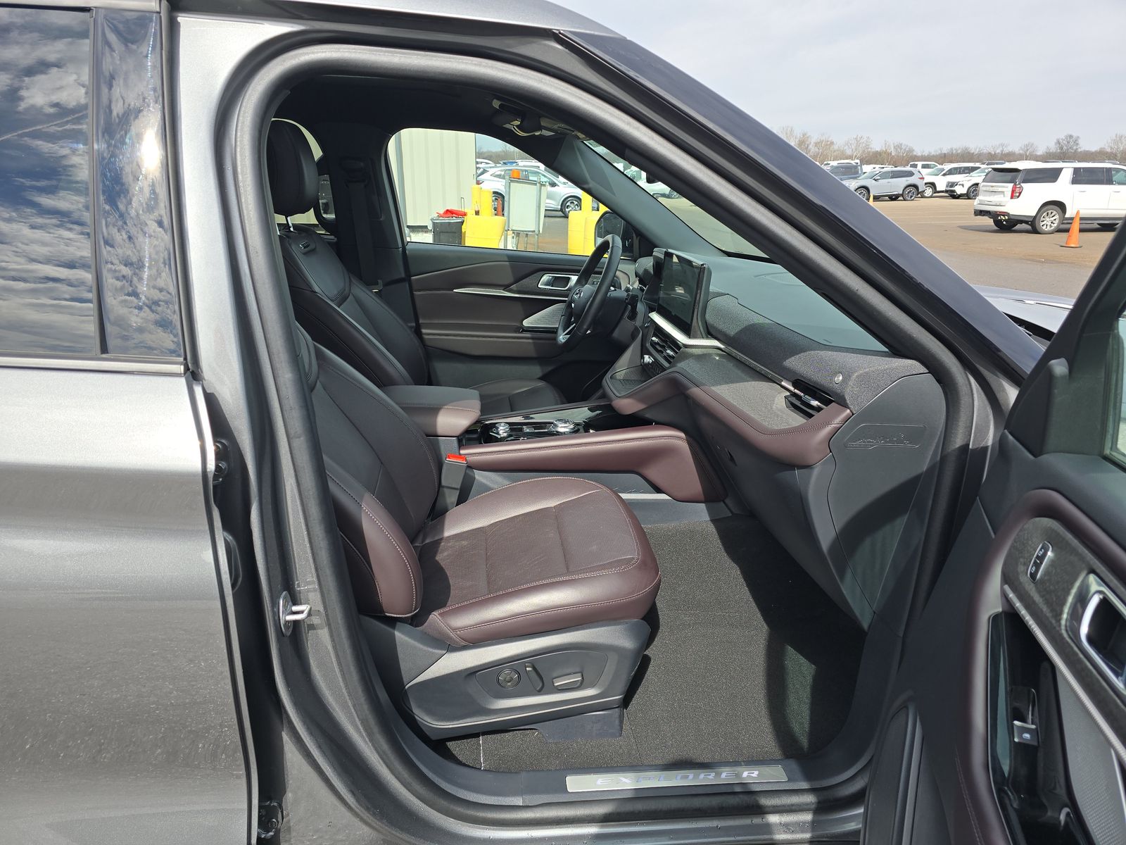 2025 Ford Explorer Platinum RWD